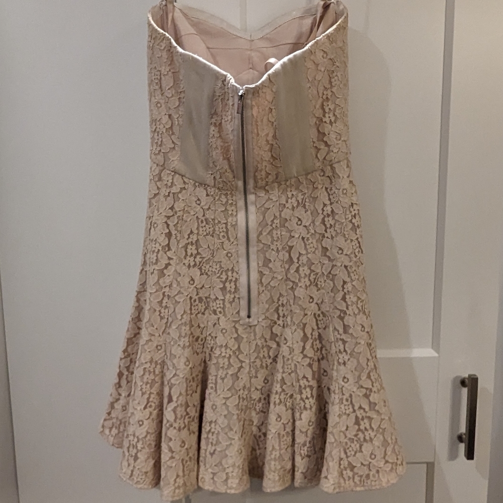 BCBGMaxAzria - Picture 2 of 16